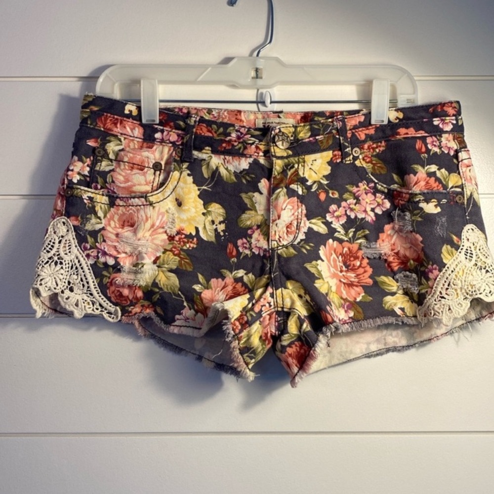 Mudd womens medium micro shorts grey floral cotton low rise boho lace whimsygoth - Picture 6 of 12